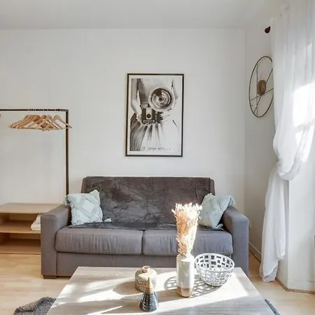 247 Milan - Superb In Paris. Párizs